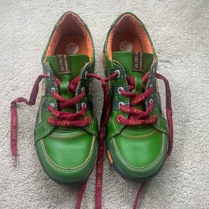 TMA Eyes green and orange leather sneaker. Size 9.